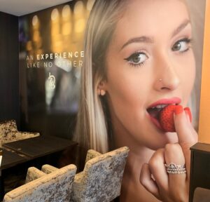DESSERT-SHOP-WALLPAPER